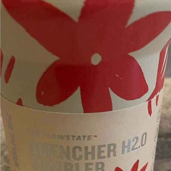 Stanley Floral Red and White Tumbler - Picture 7 of 7